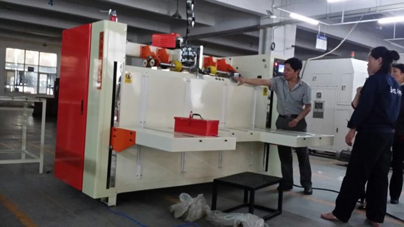 小型平面贴标机：价格背后的考量因素